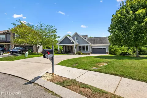 2130 Leah Ln, Maryville, TN 37803