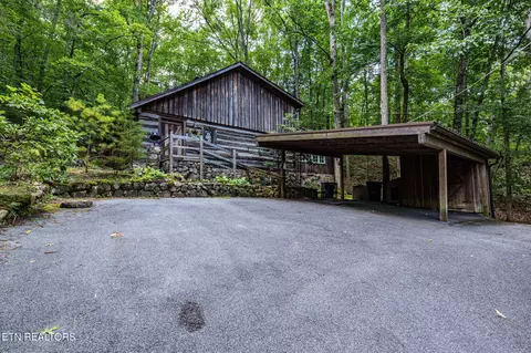 2741 Mountain View Cir, Sevierville, TN 37862