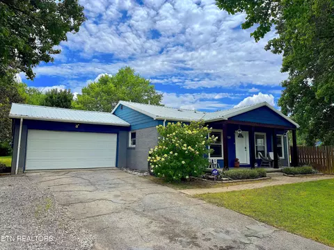 2720 Tsawasi Rd, Knoxville, TN 37931