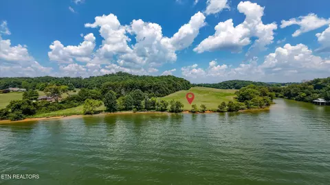 3841 Gravelly Hills Rd, Louisville, TN 37777