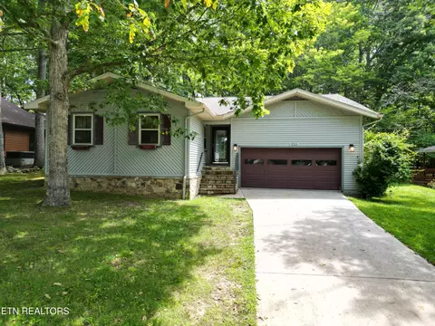 215 Snead Dr, Crossville, TN 38558