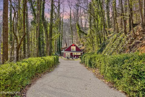 335 Sugar Mountain Way, Pigeon Forge, TN 37863