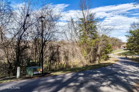 Cherokee Drive, Maryville, TN 37801