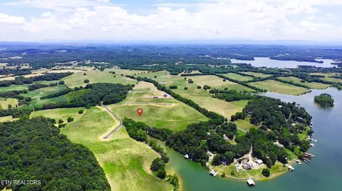 3833 Gravelly Hills Rd, Louisville, TN 37777