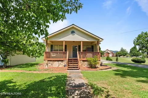 232 Lake Ln, Caryville, TN 37714