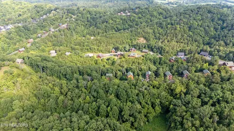 Wingspan Drive, Sevierville, TN 37862 photo 3