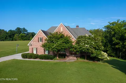 2231 Henge Point Ln, Knoxville, TN 37922
