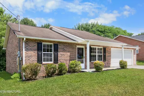 1813 Tillery Square Ln, Knoxville, TN 37912