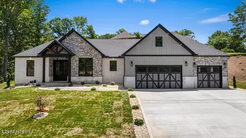 300 Skiatook Cir, Loudon, TN 37774