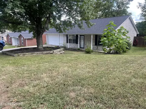 8025 Phyllis Ln, Knoxville, TN 37938