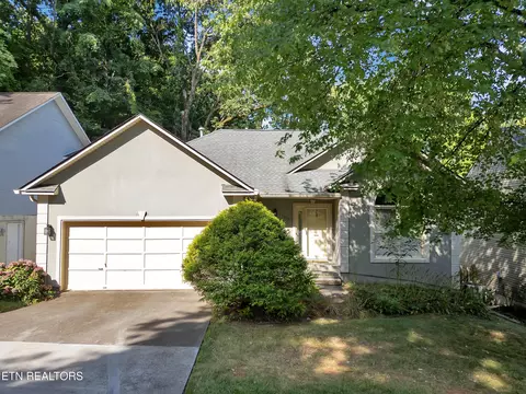 1017 Middleton Pl, Knoxville, TN 37923
