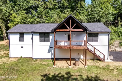 101 Larry Dr, Knoxville, TN 37920