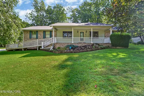 104 Brockhaven Ln, Crossville, TN 38558