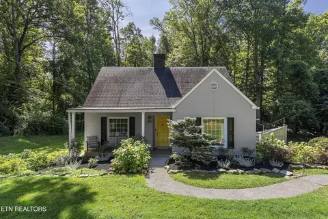 2004 Kemper Ln, Knoxville, TN 37920