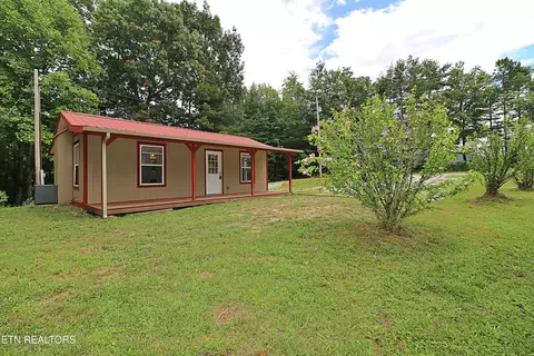 815 Ross Cemetery Rd, Winfield, TN 37892