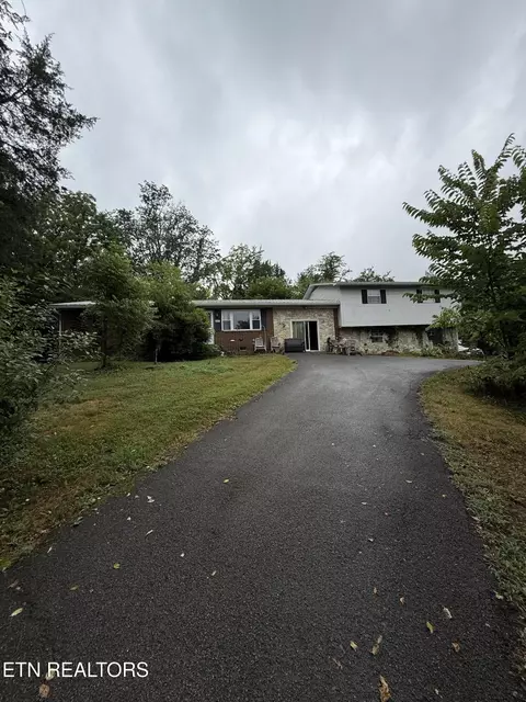 287 Lone Mountain Rd, Tazewell, TN 37879