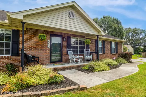 2012 Switch Yard Ln, Knoxville, TN 37920