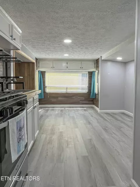 155 Commanche Tr, Crossville, TN 38572