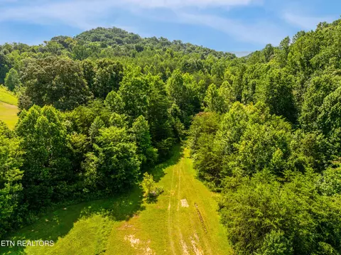 1310 Blockhouse Rd, Maryville, TN 37803