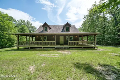 424 Wilderness Ln, Jamestown, TN 38556