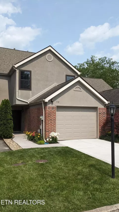 713 Farragut Commons Dr, Knoxville, TN 37934
