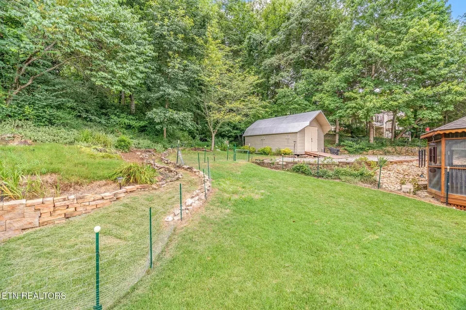 Exterior - 102 Nantucket Way, Oak Ridge, TN 37830 photo 4 of 15