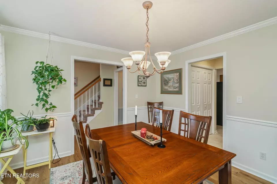 Dining - 102 Nantucket Way, Oak Ridge, TN 37830 photo 2 of 2