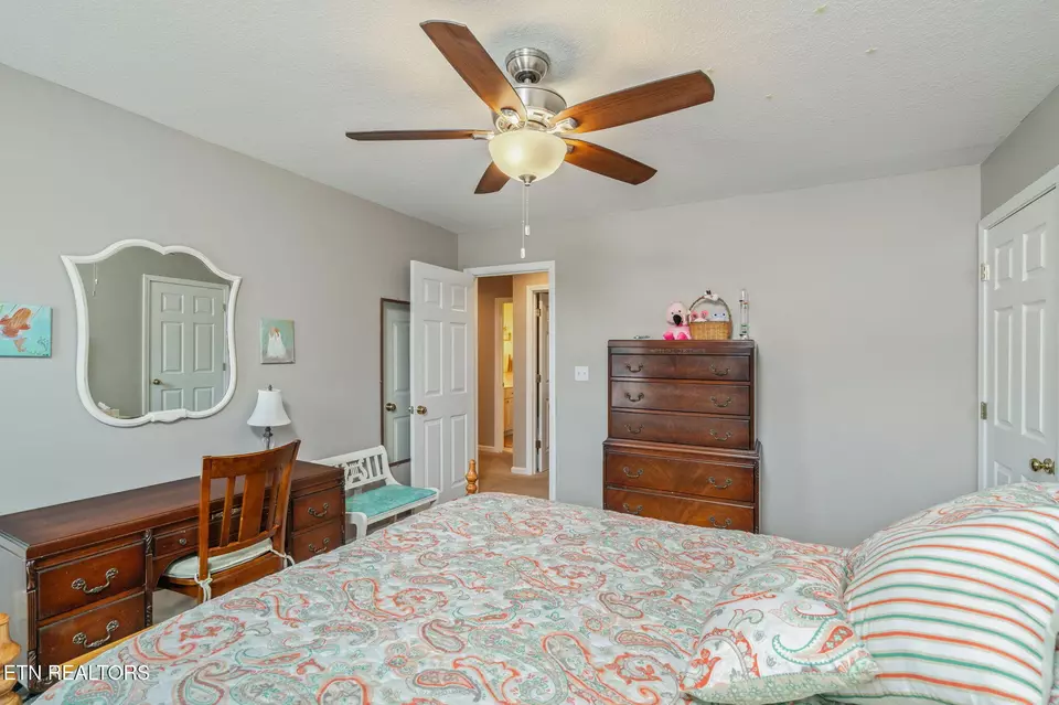Bedroom - 102 Nantucket Way, Oak Ridge, TN 37830 photo 4 of 6