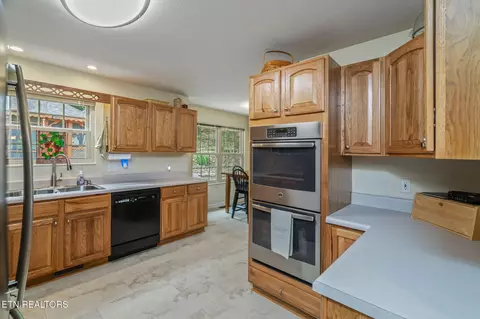 Kitchen - 102 Nantucket Way, Oak Ridge, TN 37830 photo 1 of 5