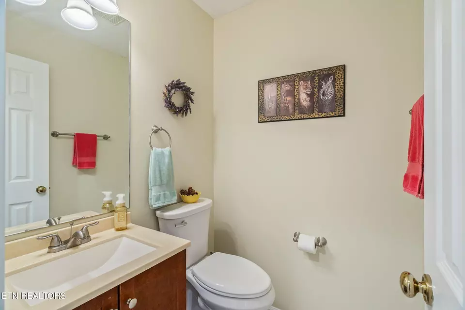 Bath - 102 Nantucket Way, Oak Ridge, TN 37830 photo 6 of 6