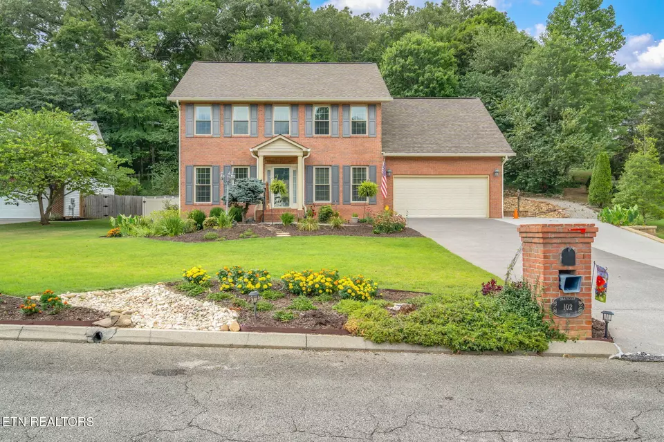 Exterior - 102 Nantucket Way, Oak Ridge, TN 37830 photo 1 of 15
