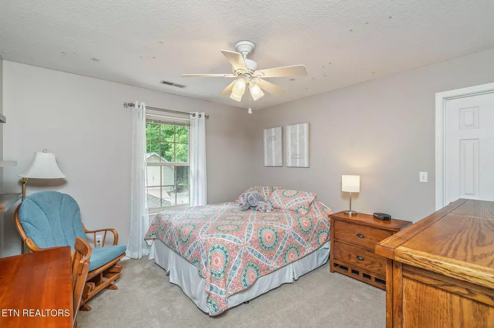 Bedroom - 102 Nantucket Way, Oak Ridge, TN 37830 photo 5 of 6