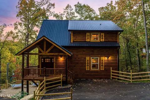2255 Red Bud Rd, Sevierville, TN 37876