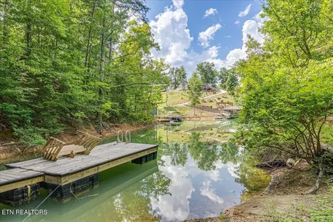 1901 Bootbluff Tr, Dandridge, TN 37725