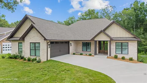 230 Tomlon Rd, Crossville, TN 38555