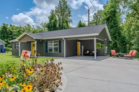 105 Wealdwood Dr, Clinton, TN 37716