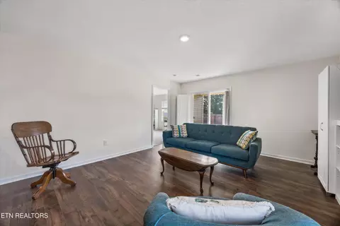 Living - 248 Belle Ct, Talbott, TN 37877 photo 2 of 2