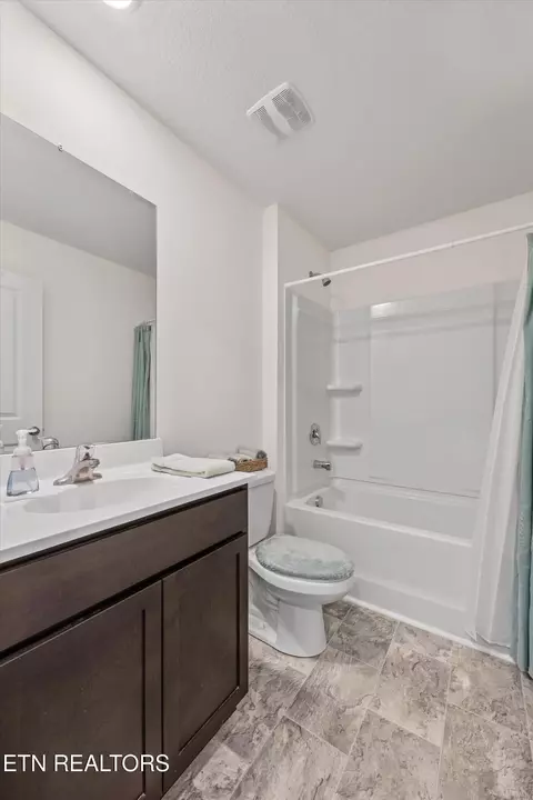Bath - 248 Belle Ct, Talbott, TN 37877 photo 1 of 4