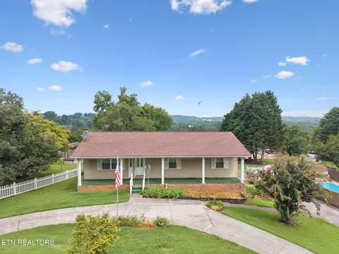 2809 Cansler Dr, Maryville, TN 37801