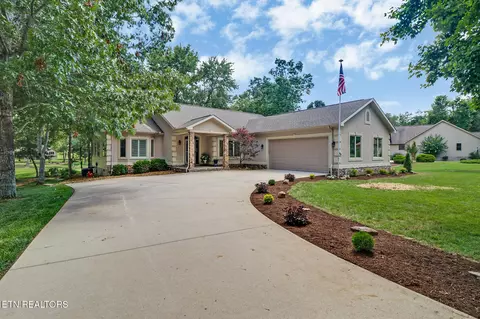 125 Forest Hill Dr, Crossville, TN 38558
