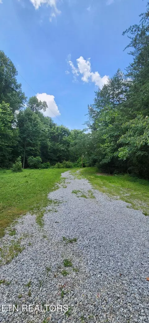 1006 Newcomb Ln, Knoxville, TN 37932
