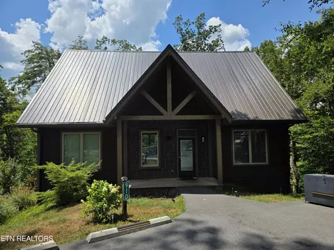 910 Saddle Creek Way, Sevierville, TN 37862