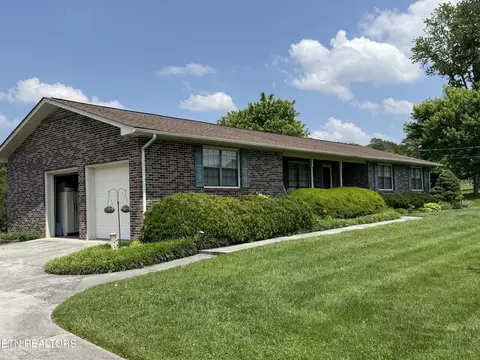 9315 Johnson Rd, Strawberry Plains, TN 37871