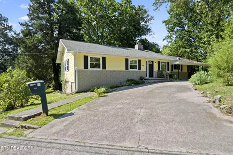 181 California Ave, Oak Ridge, TN 37830