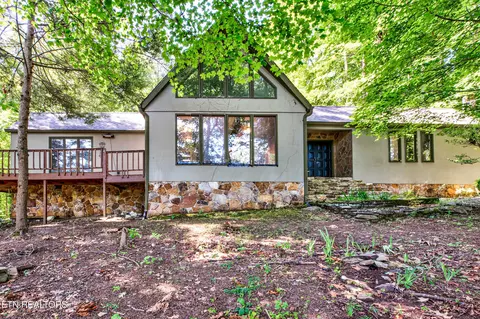 288 S Shorewood Dr, Caryville, TN 37714