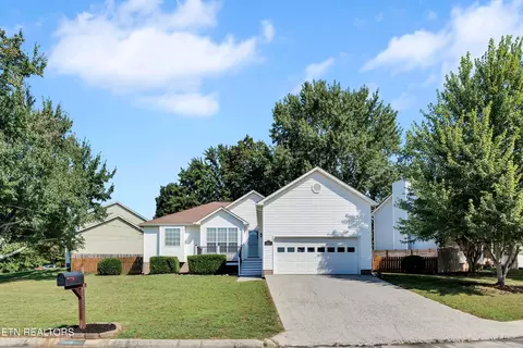 1437 Pheasants Glen Dr, Knoxville, TN 37923
