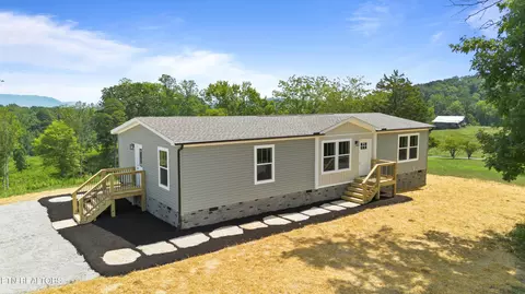 721 Davis Chapel Rd, La Follette, TN 37766