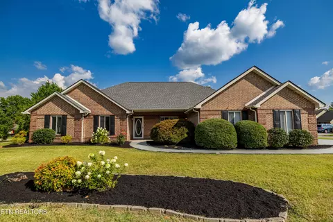 2202 Dublin Dr, Maryville, TN 37803