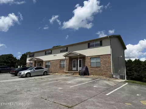 1818 Meadowland Ln, Louisville, TN 37777