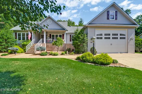 31 Holly Ln, Crossville, TN 38558